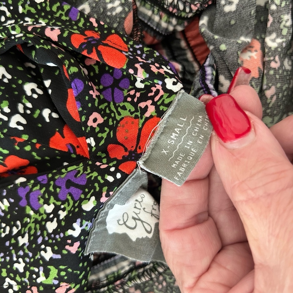 Black Floral V-Neck Flutter Sleeve Dress with Floral Red Accents. Size XS - Picture 9 of 11